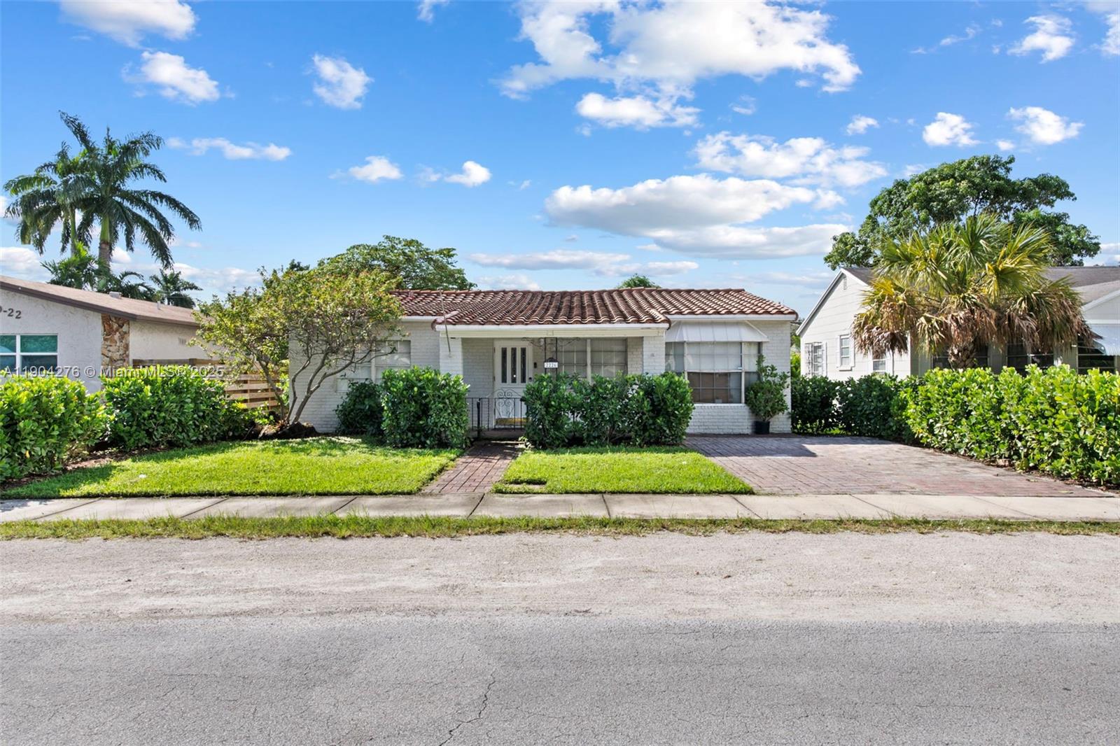 HOLLYWOOD PARK - Residential