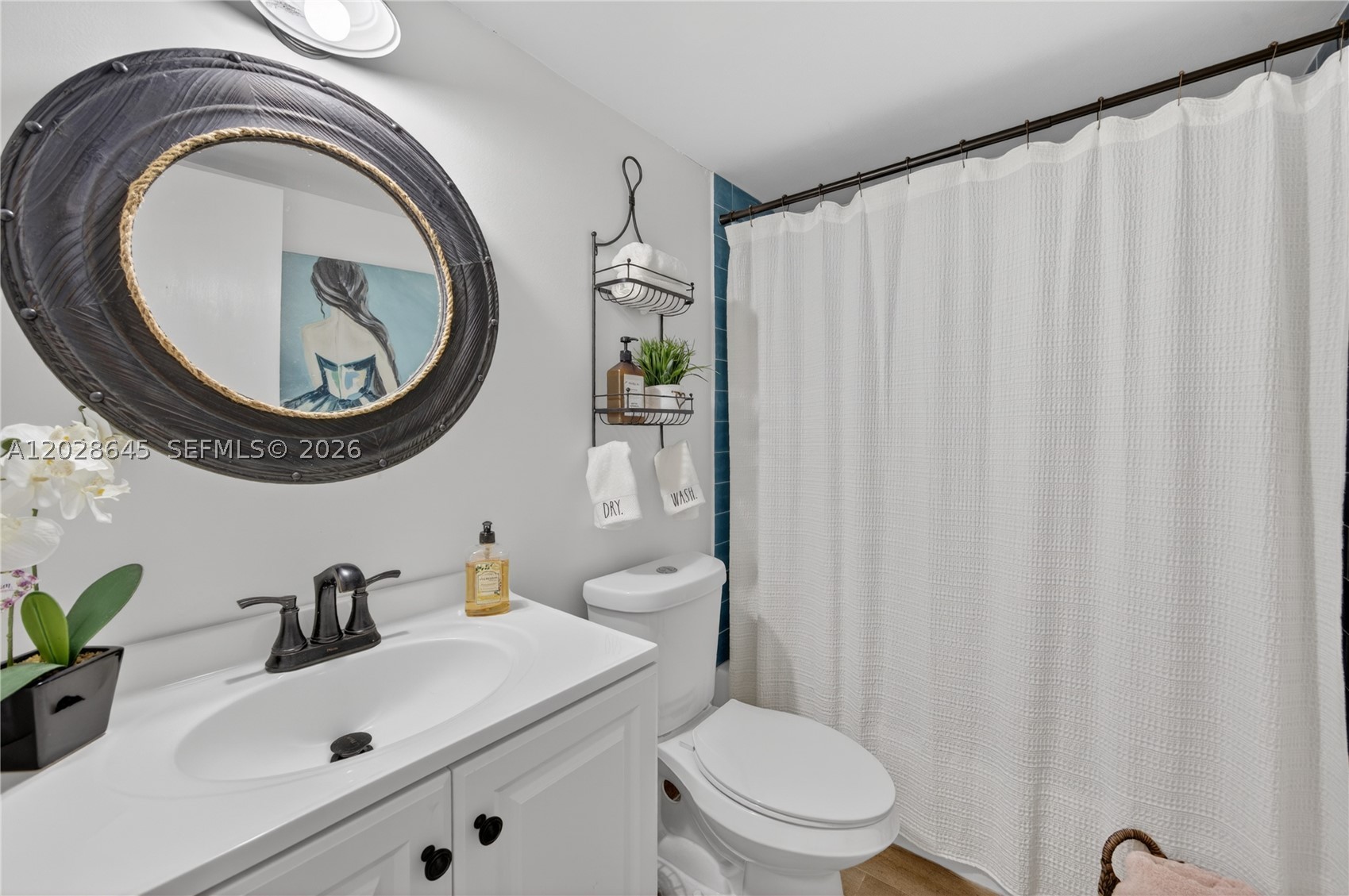 LYNBROOK COURT CONDO PH II - Residential