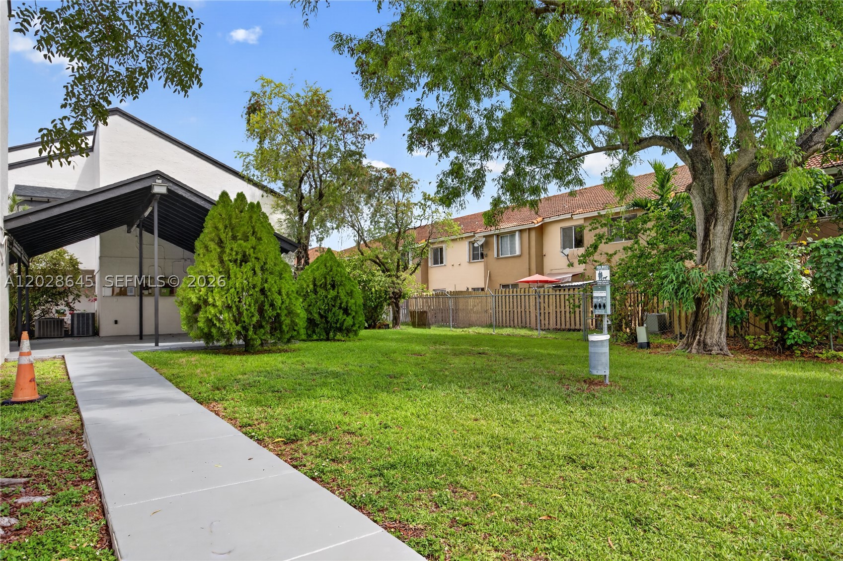 LYNBROOK COURT CONDO PH II - Residential