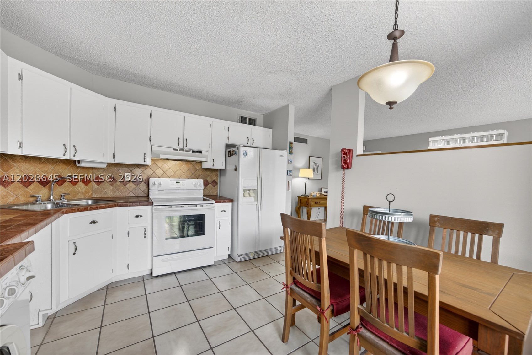 LYNBROOK COURT CONDO PH II - Residential