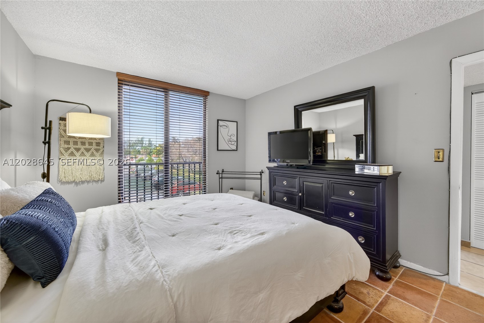LYNBROOK COURT CONDO PH II - Residential
