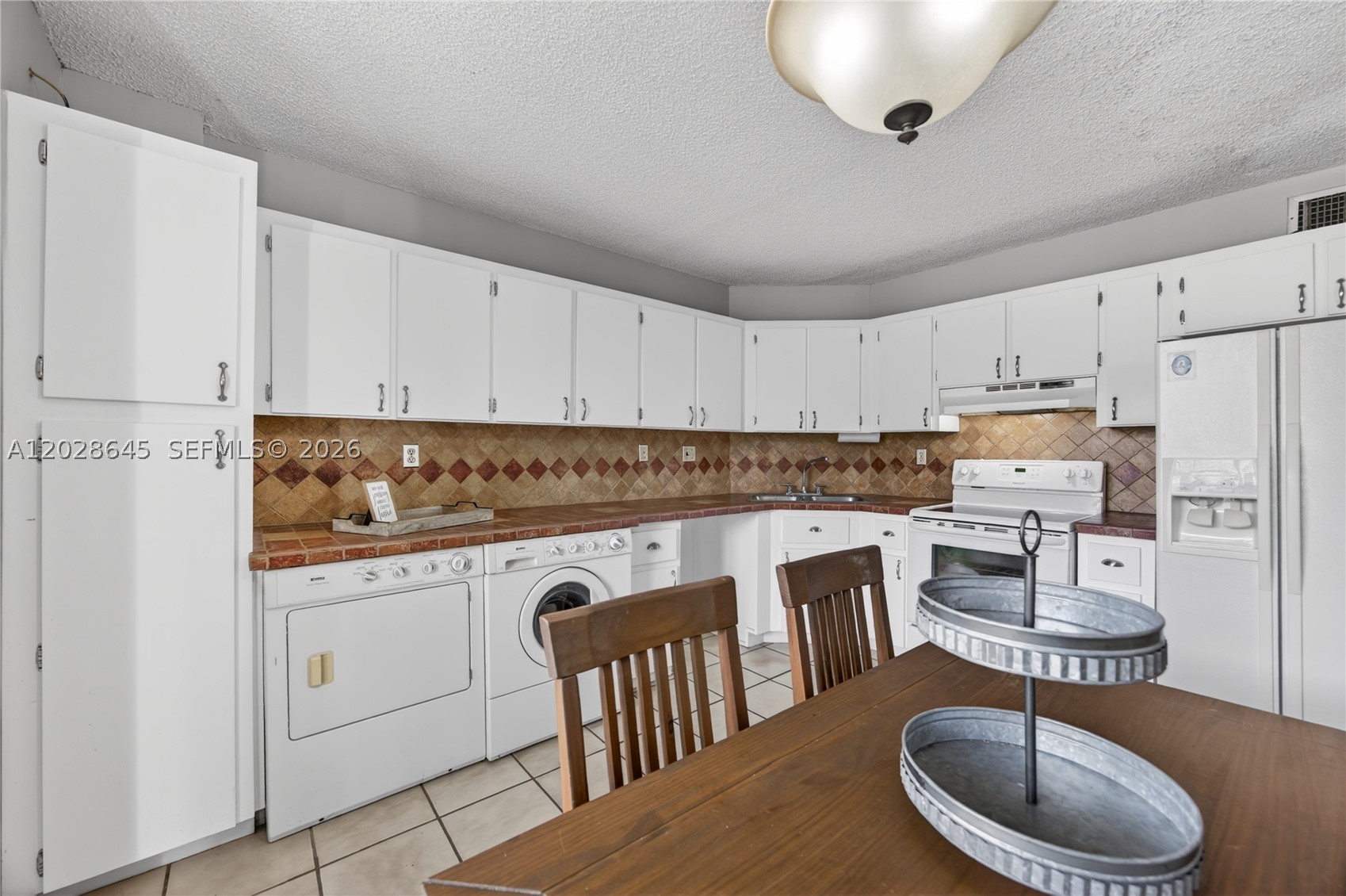 LYNBROOK COURT CONDO PH II - Residential