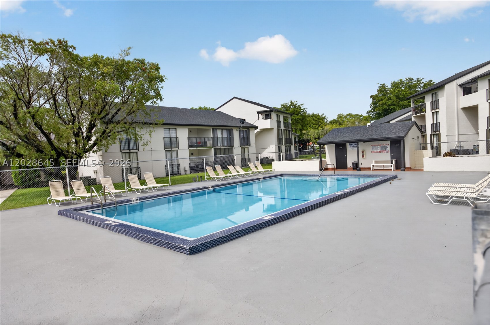 LYNBROOK COURT CONDO PH II - Residential