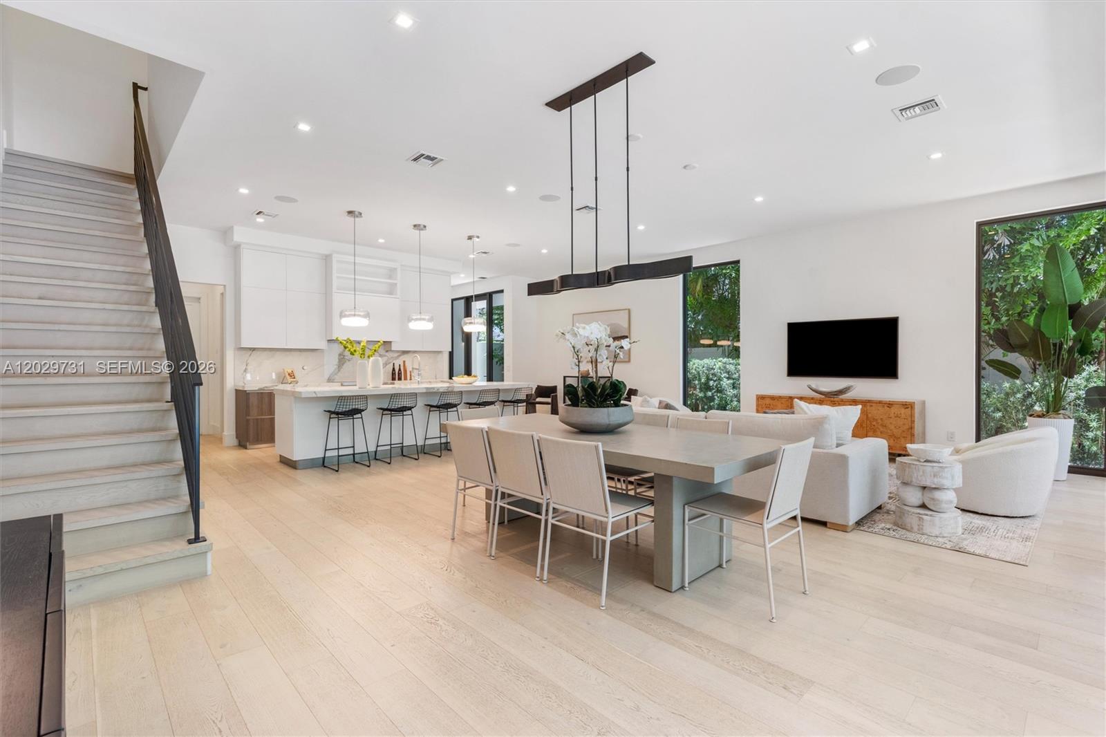 KENMONT FIRST ADD - Residential