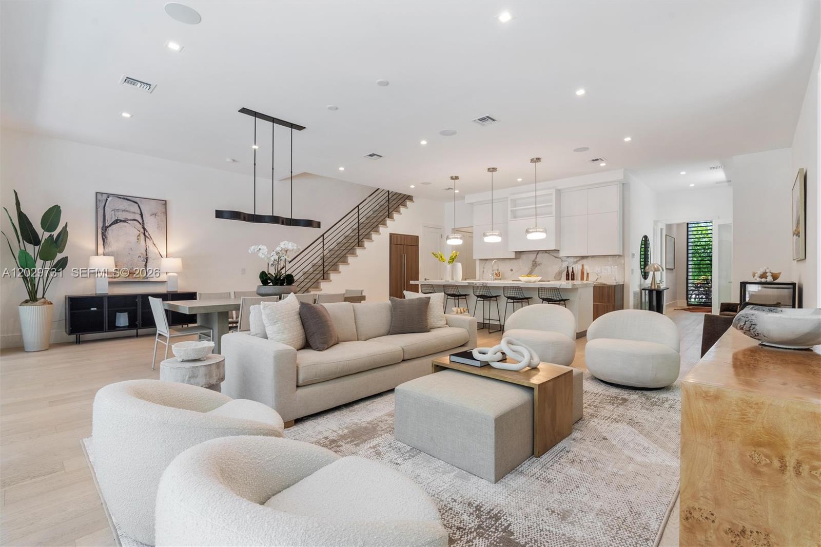 KENMONT FIRST ADD - Residential