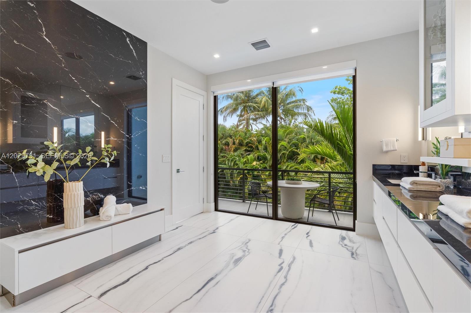 KENMONT FIRST ADD - Residential
