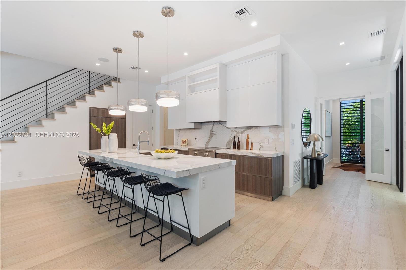KENMONT FIRST ADD - Residential