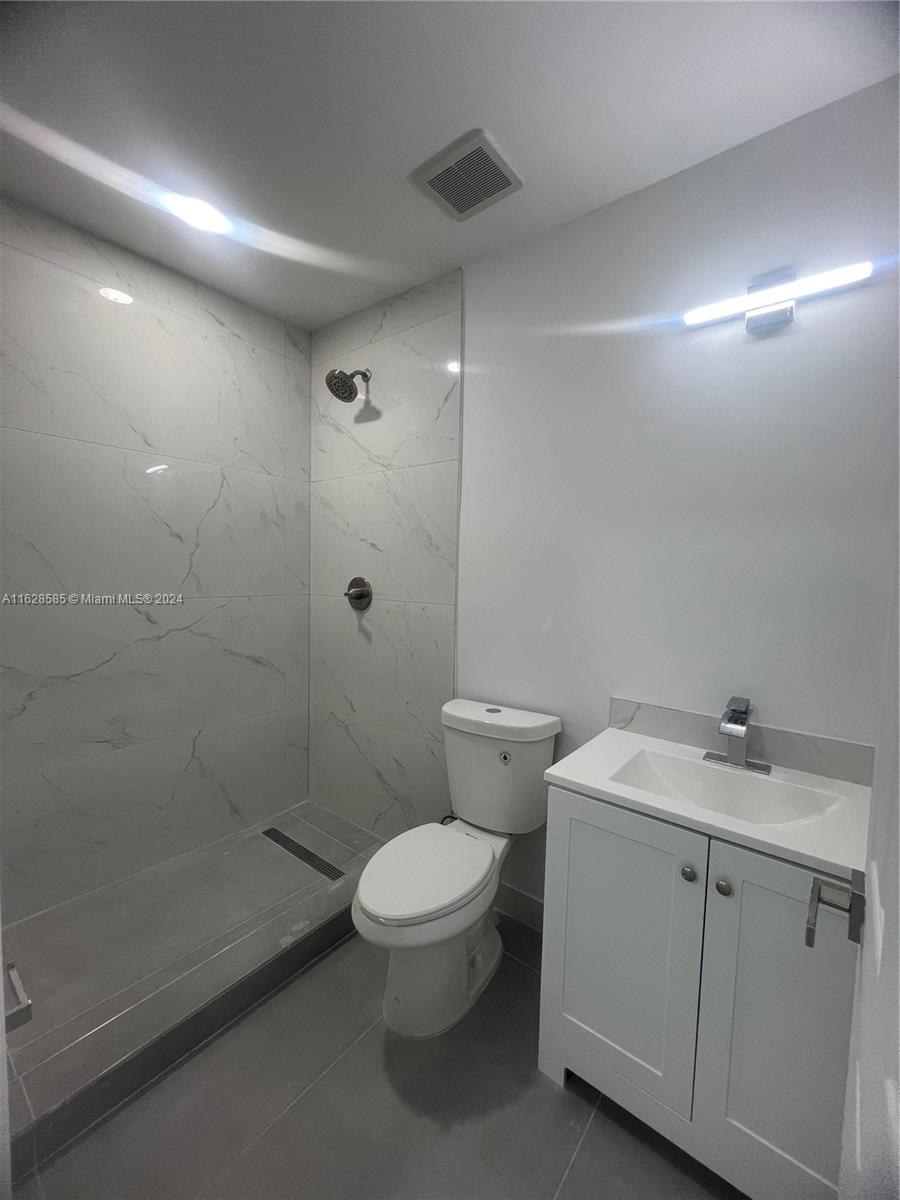 17TH AVE MANOR - Residential Lease