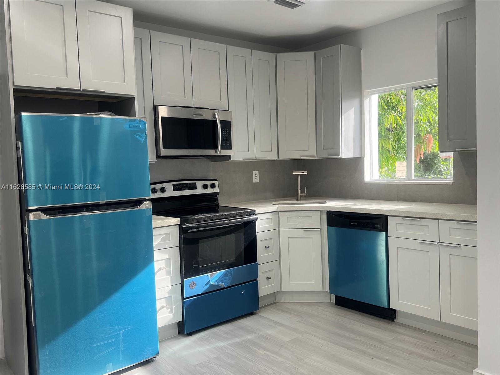 17TH AVE MANOR - Residential Lease