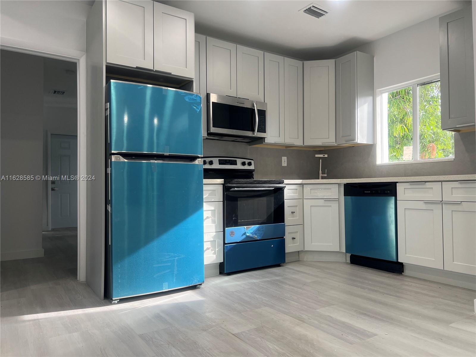 17TH AVE MANOR - Residential Lease
