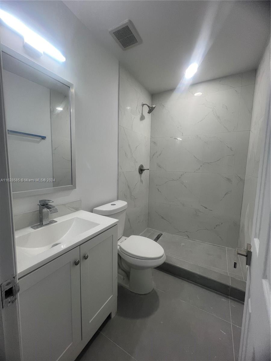 17TH AVE MANOR - Residential Lease