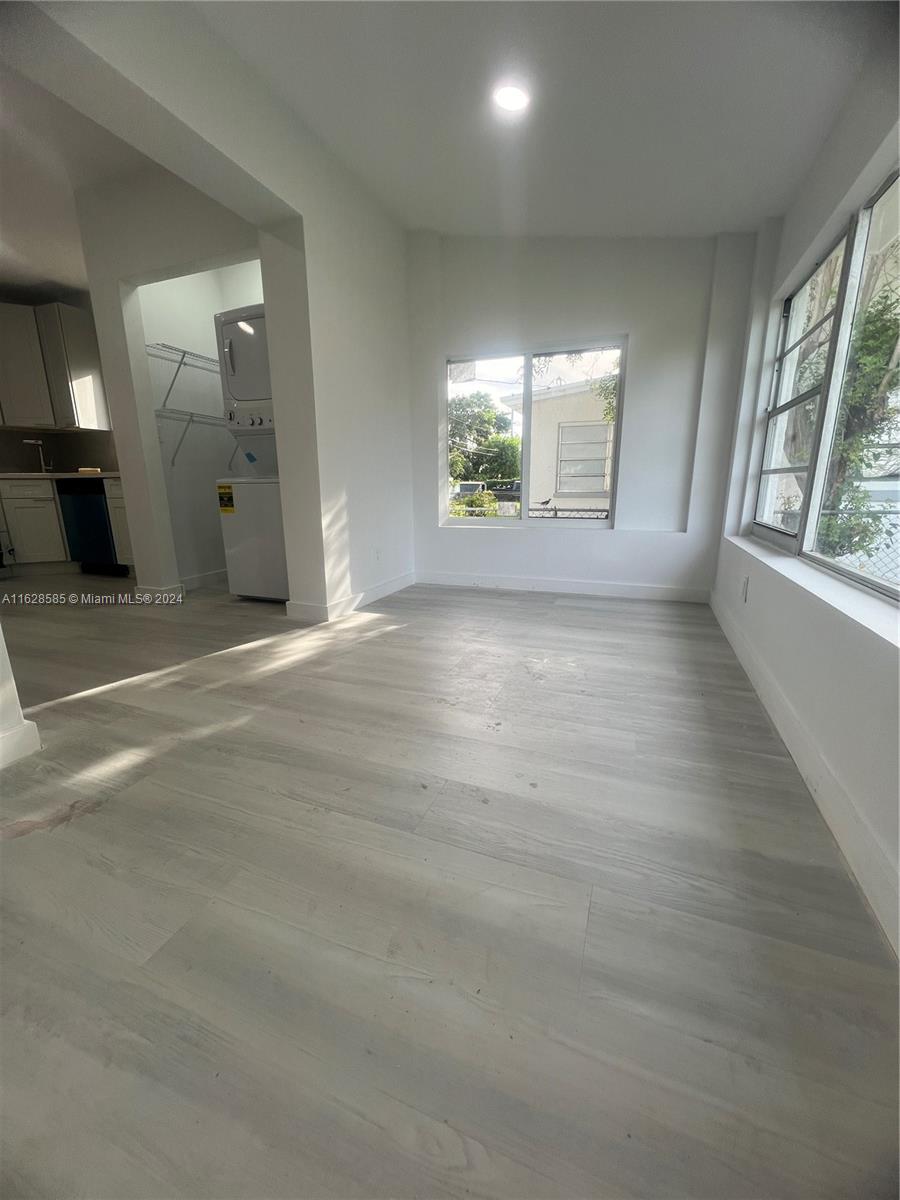17TH AVE MANOR - Residential Lease