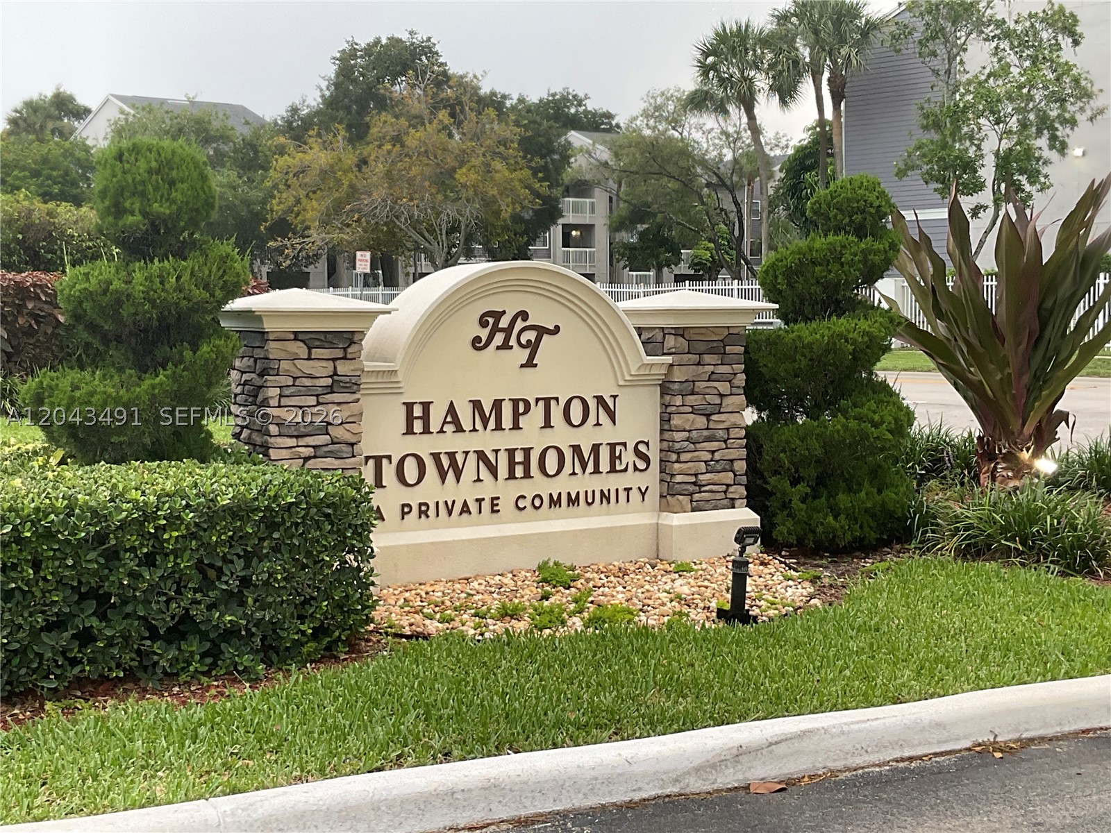 HAMPTONS OF NORTH LAUDERD - Residential