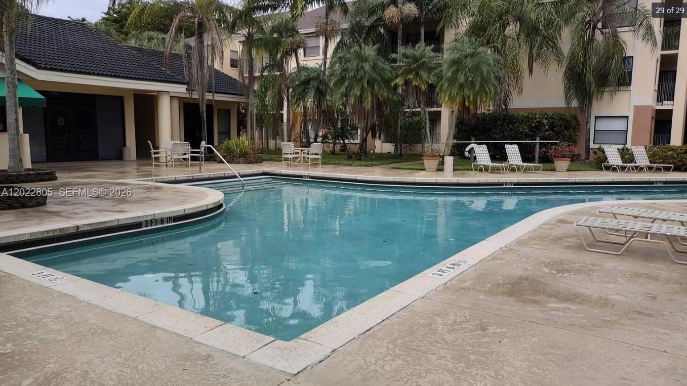 SUMMERBREEZE CONDO - Residential