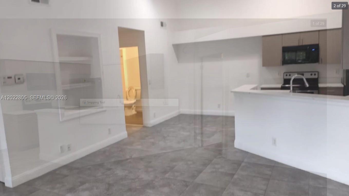 SUMMERBREEZE CONDO - Residential