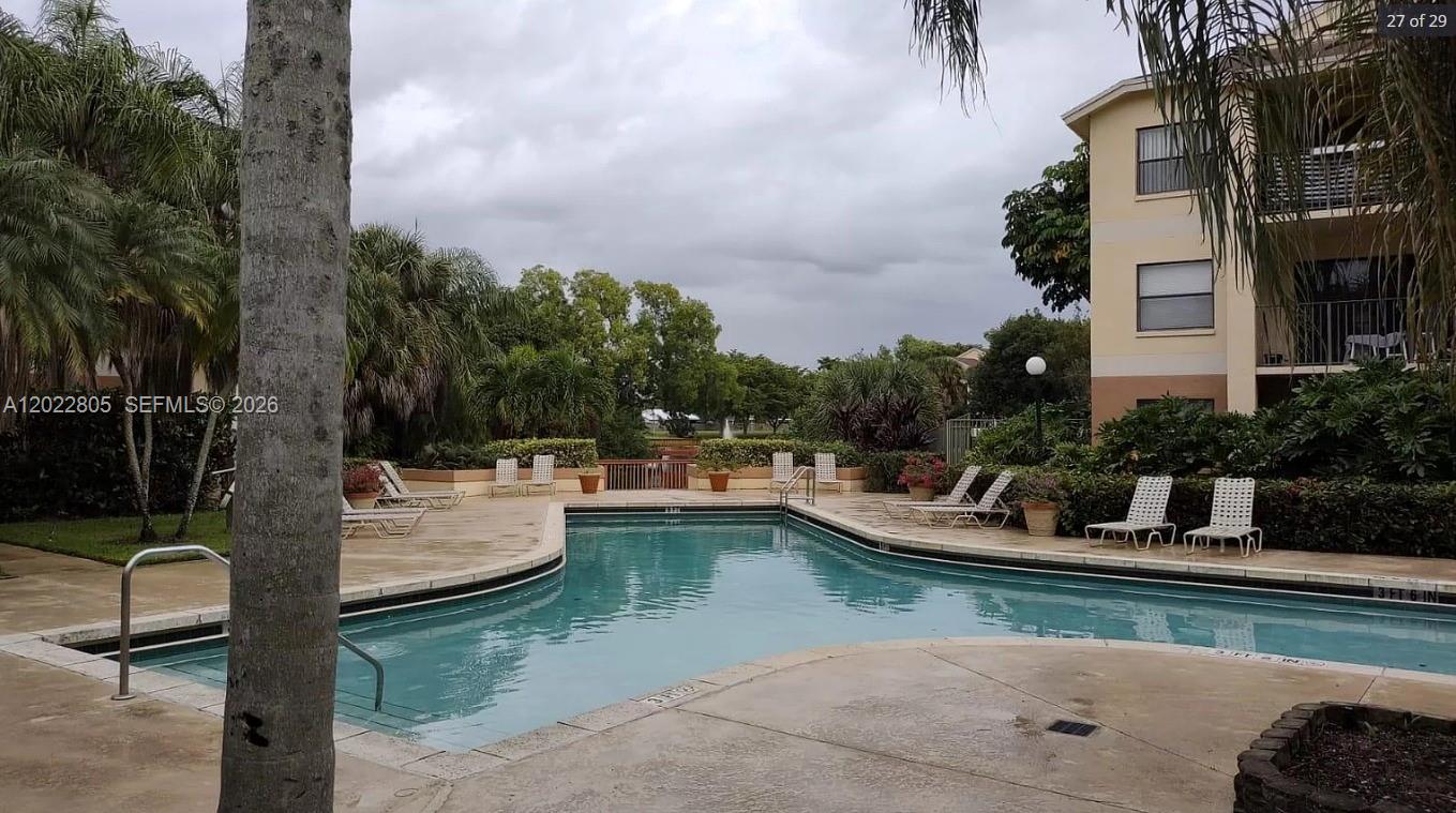 SUMMERBREEZE CONDO - Residential