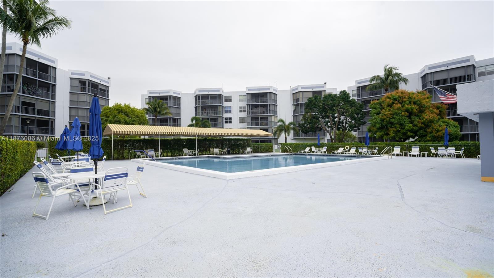 BOCA TEECA CONDO 9 - Residential