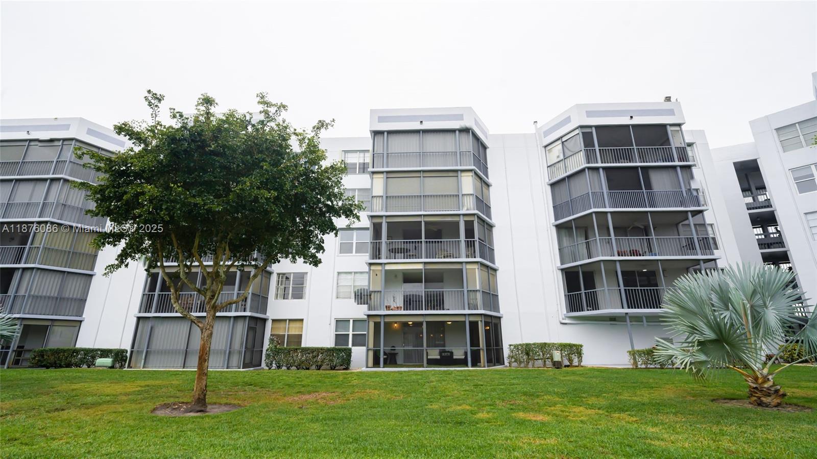 BOCA TEECA CONDO 9 - Residential