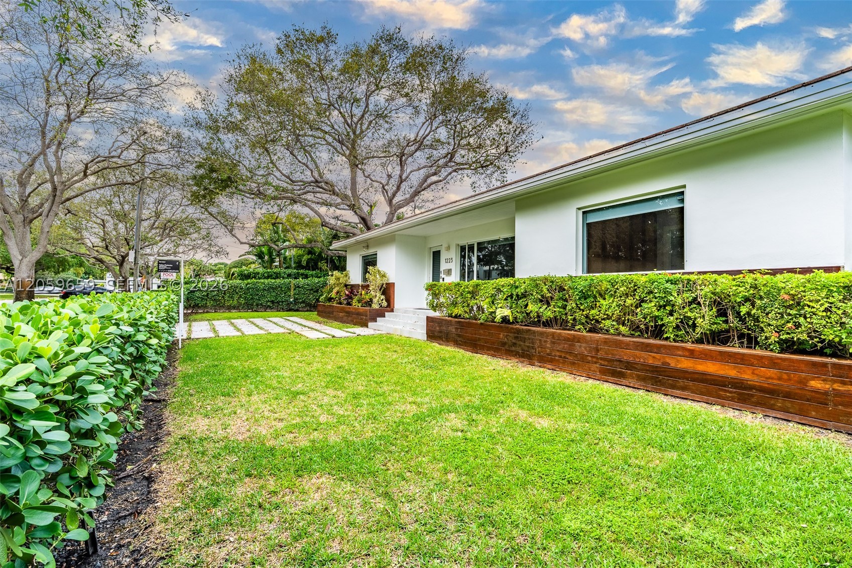 BAY BREEZE SEC MIAMI SHOR - Residential