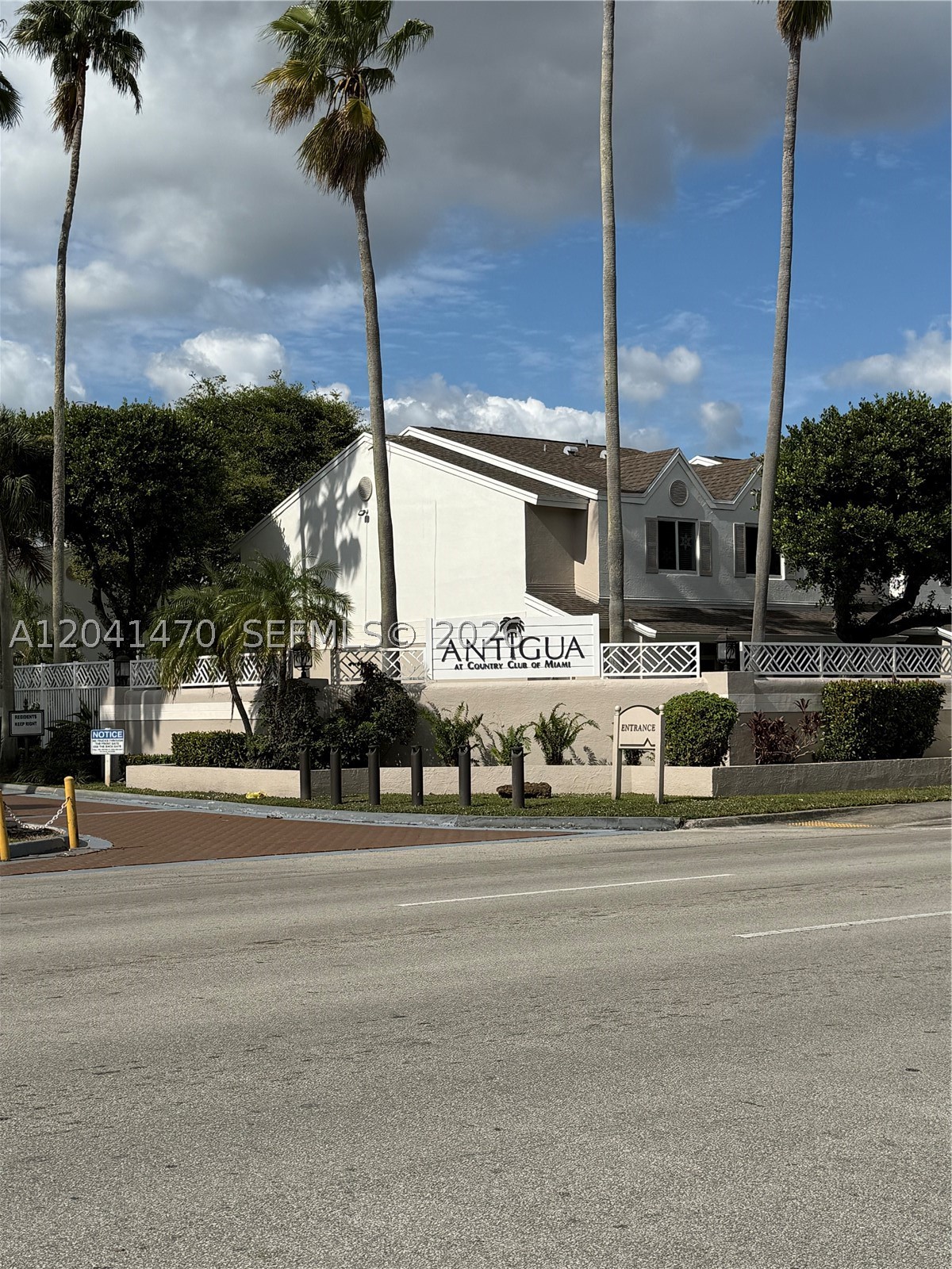 ANTIGUA AT CNTRY CLUBOF M - Residential