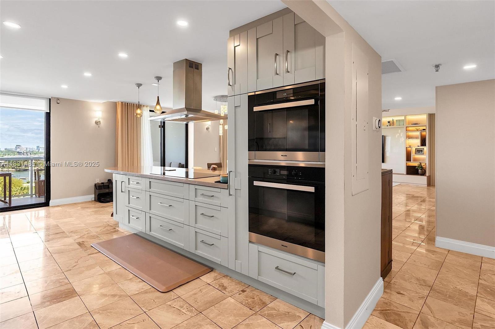 NINE ISLAND AVENUE CONDO - Residential