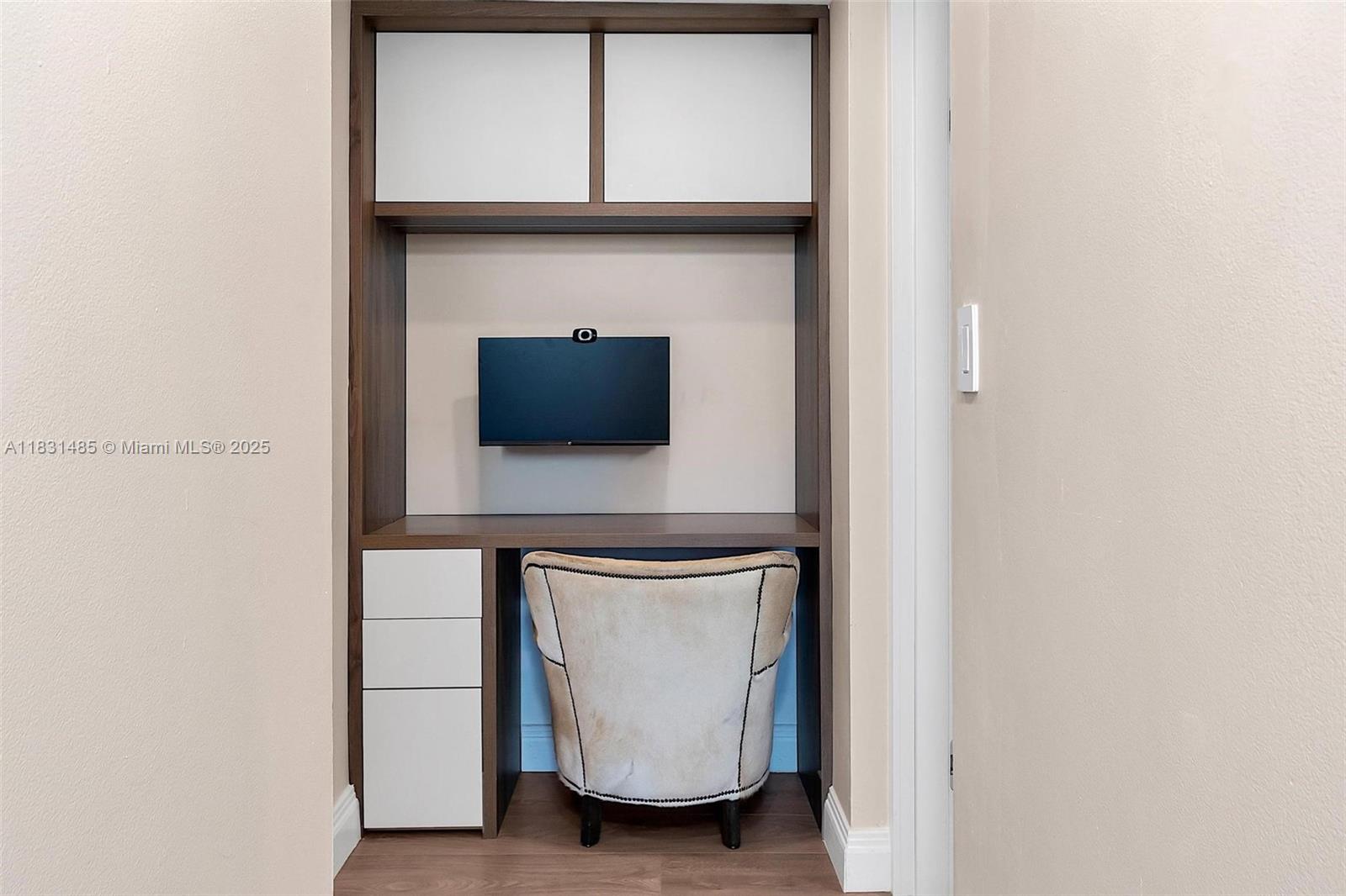 NINE ISLAND AVENUE CONDO - Residential