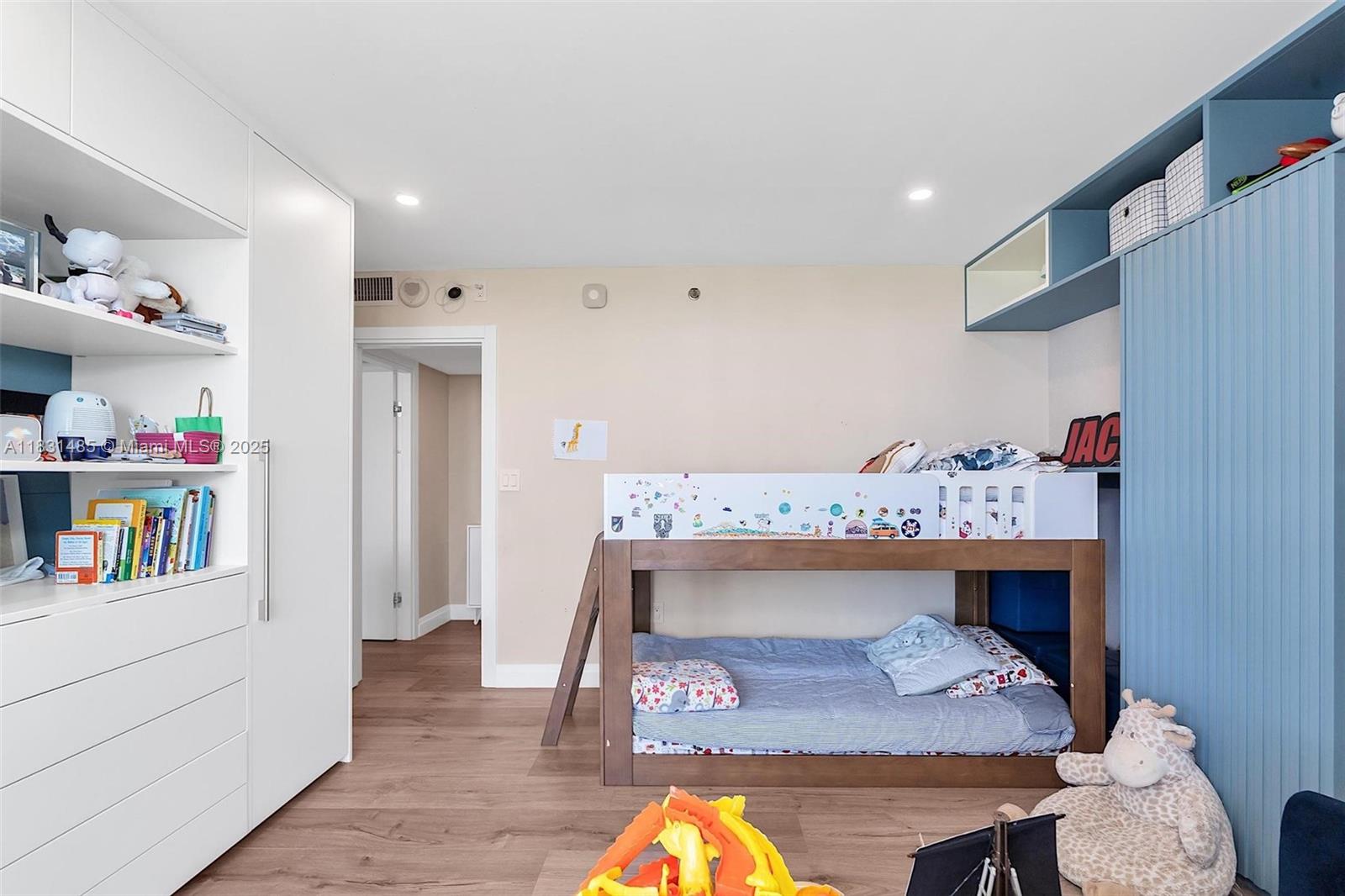 NINE ISLAND AVENUE CONDO - Residential