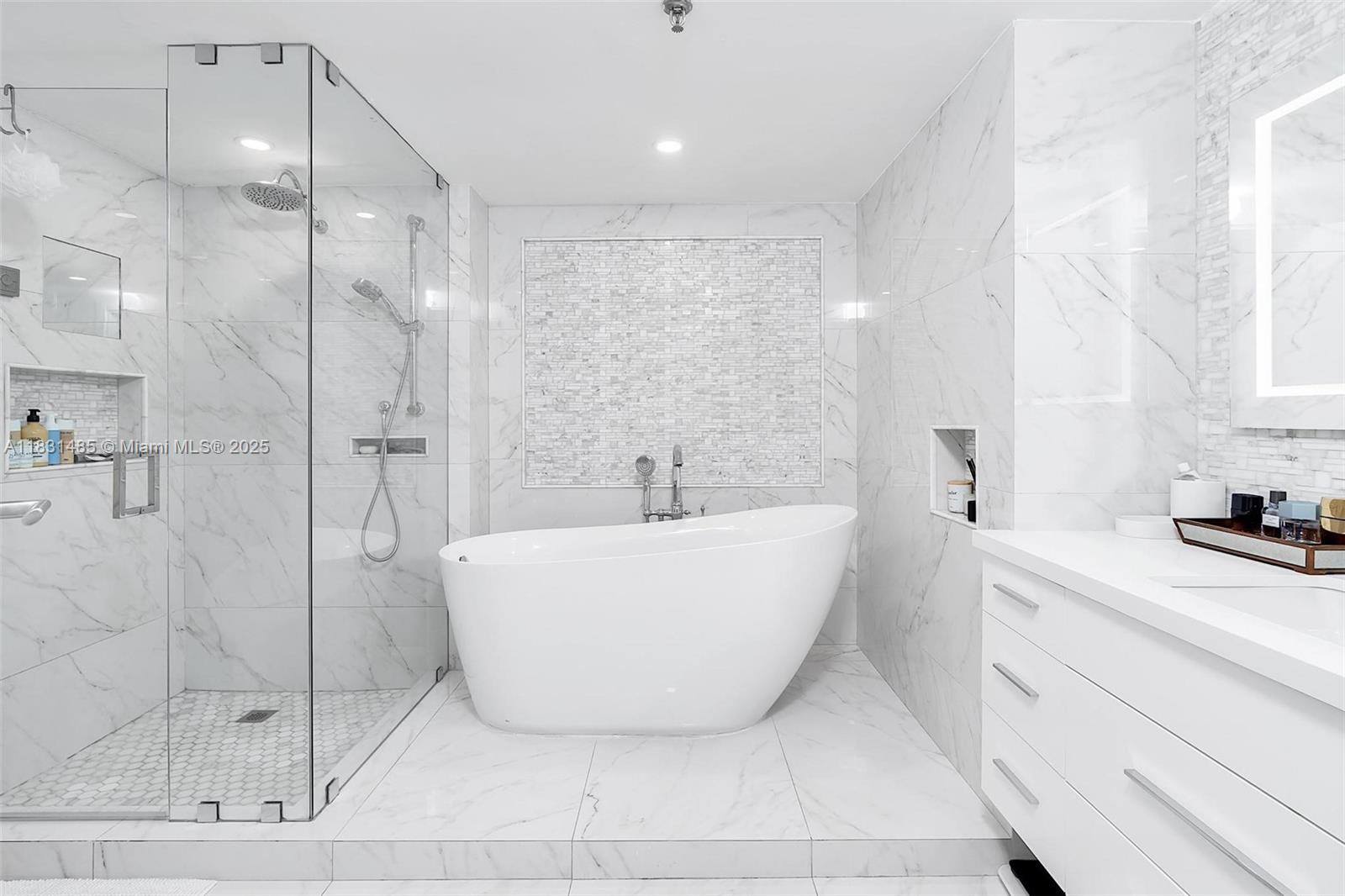 NINE ISLAND AVENUE CONDO - Residential