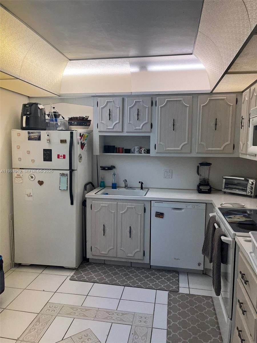 ADMIRALS PORT CONDO EAST - Residential Lease