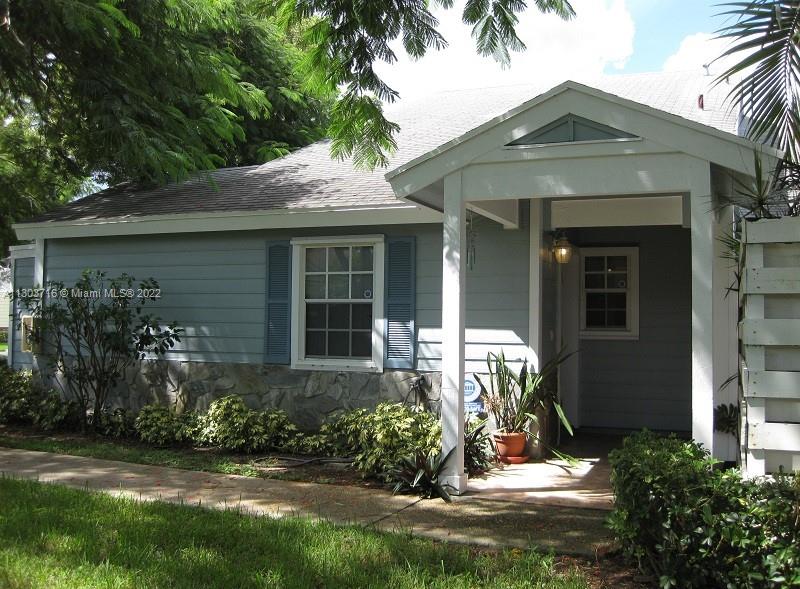 ADORABLE 1BED/1BATH TOWNHOME VILLA IN CHARMING COUNTRY WALK. UNIT IS SINGLE STORY AND FEELS LIKE A HOME VERSUS APARTMENT WITH FRONT PORCH AND FENCED BACK PATIO. INSIDE ARE VAULTED CEILINGS, TILE FLOORS, LAUNDRY IN UNIT AND WALK IN CLOSET. COMMUNITY OFFERS POOLS, PLAYGROUND, BASKETBALL COURTS, LAKE VIEWS PLUS SECURITY PATROL. UNIT COMES WITH 2 ASSIGNED PARKING SPACES.