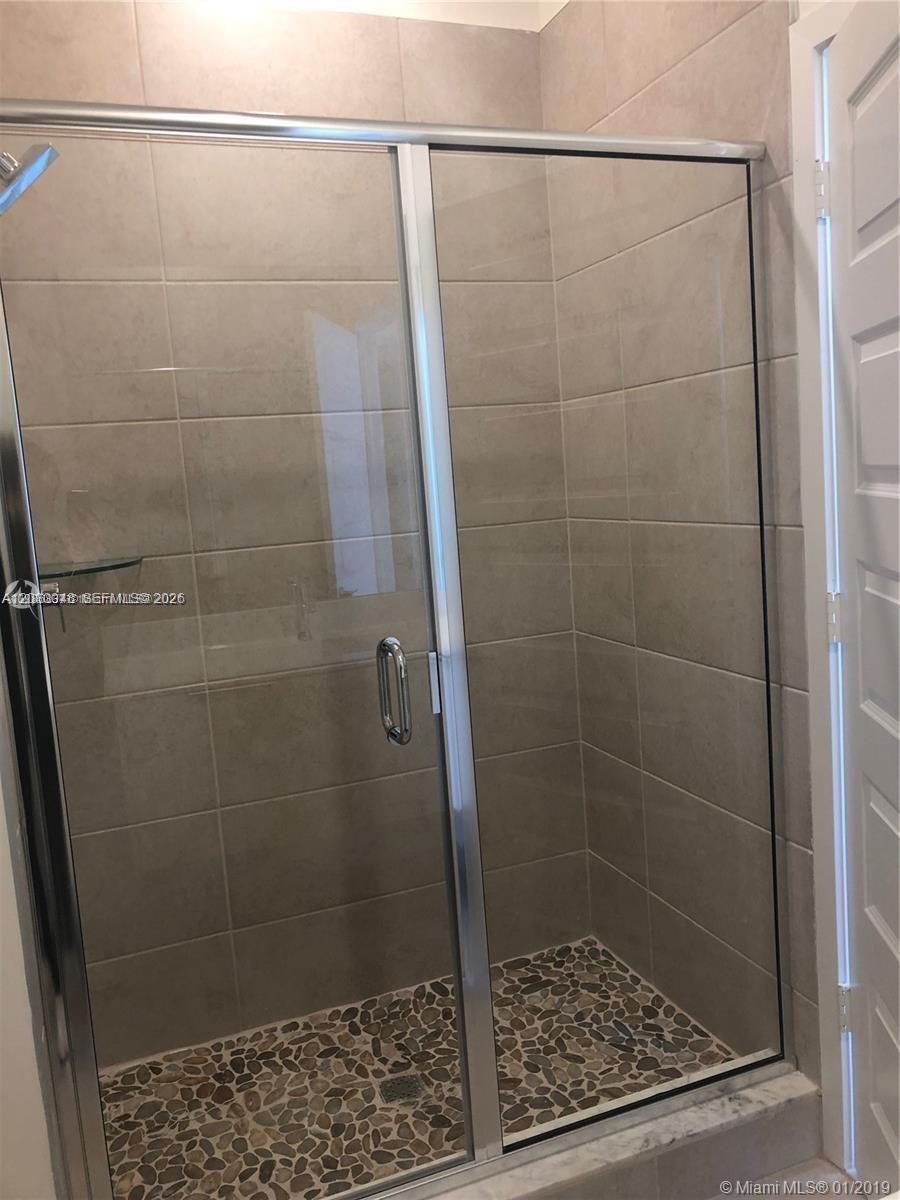 APEX AT PARK CENTRAL - Residential Lease