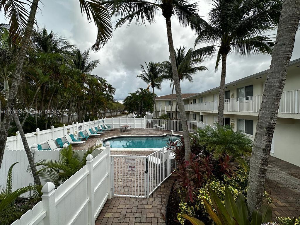Cozy ground floor 1/1 apartment in a nice, well maintained boutique building. All ages community. On-site laundry and fenced community pool. One assigned parking spot conveniently located a few steps away from your entrance. Additional guest parking and street parking. In the middle of Coral Ridge neighborhood, 10 minutes from the beach, and close to shops and restaurants on Commercial Blvd. Minimum credit score of 650 required per association. Maximum of two occupants. One small pet accepted with non-refundable pet deposit of $250.
Available immediately.