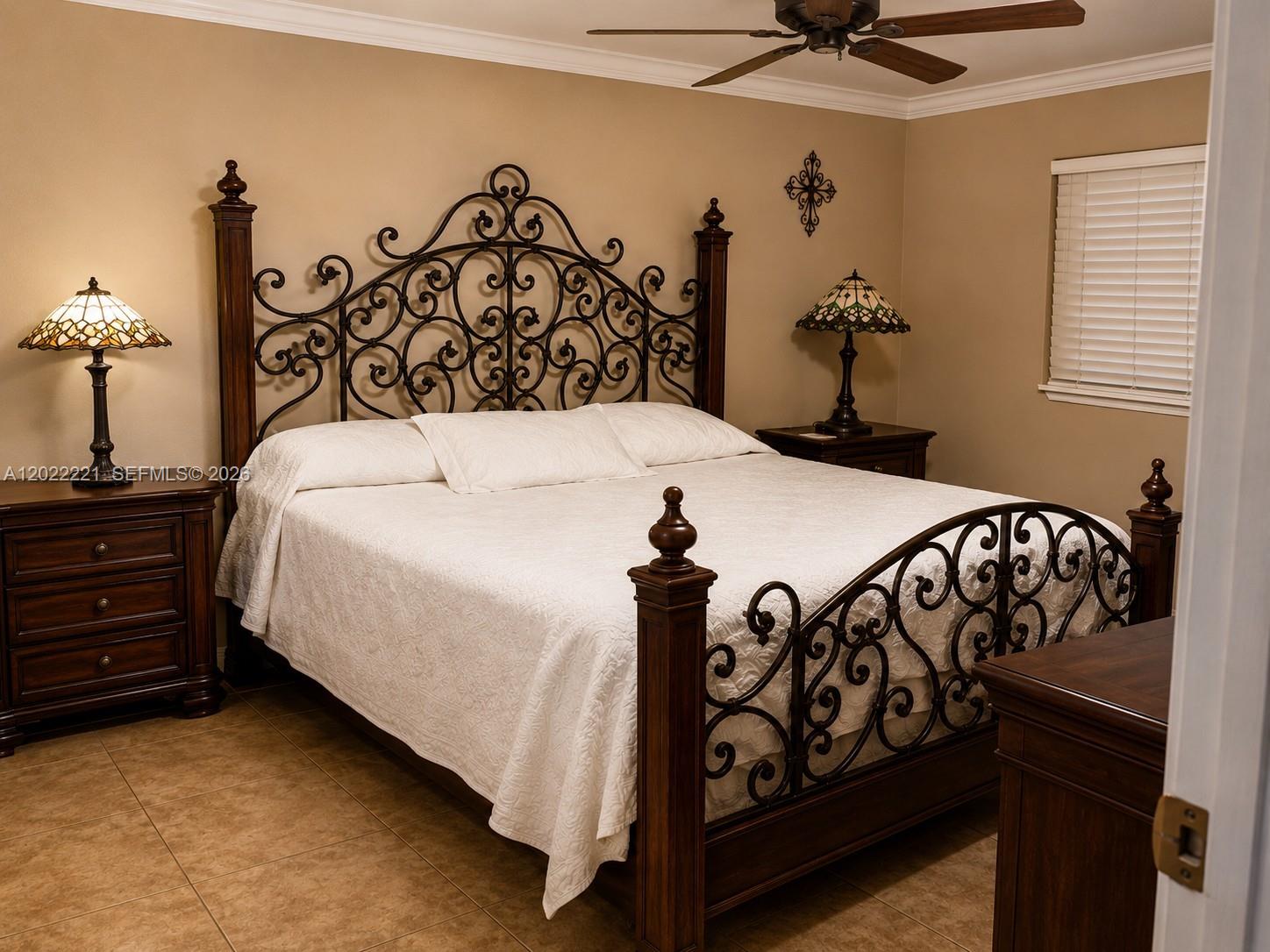 PINEWOOD CONDO - Residential