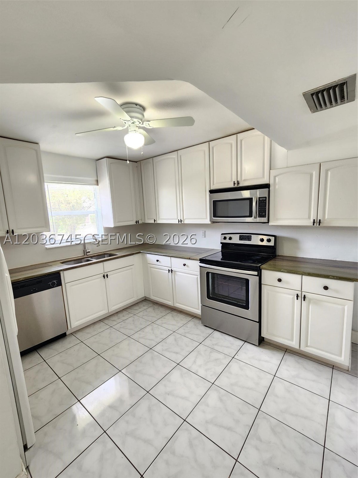 NORTH LAUDERDALE VILLAGE - Residential Lease
