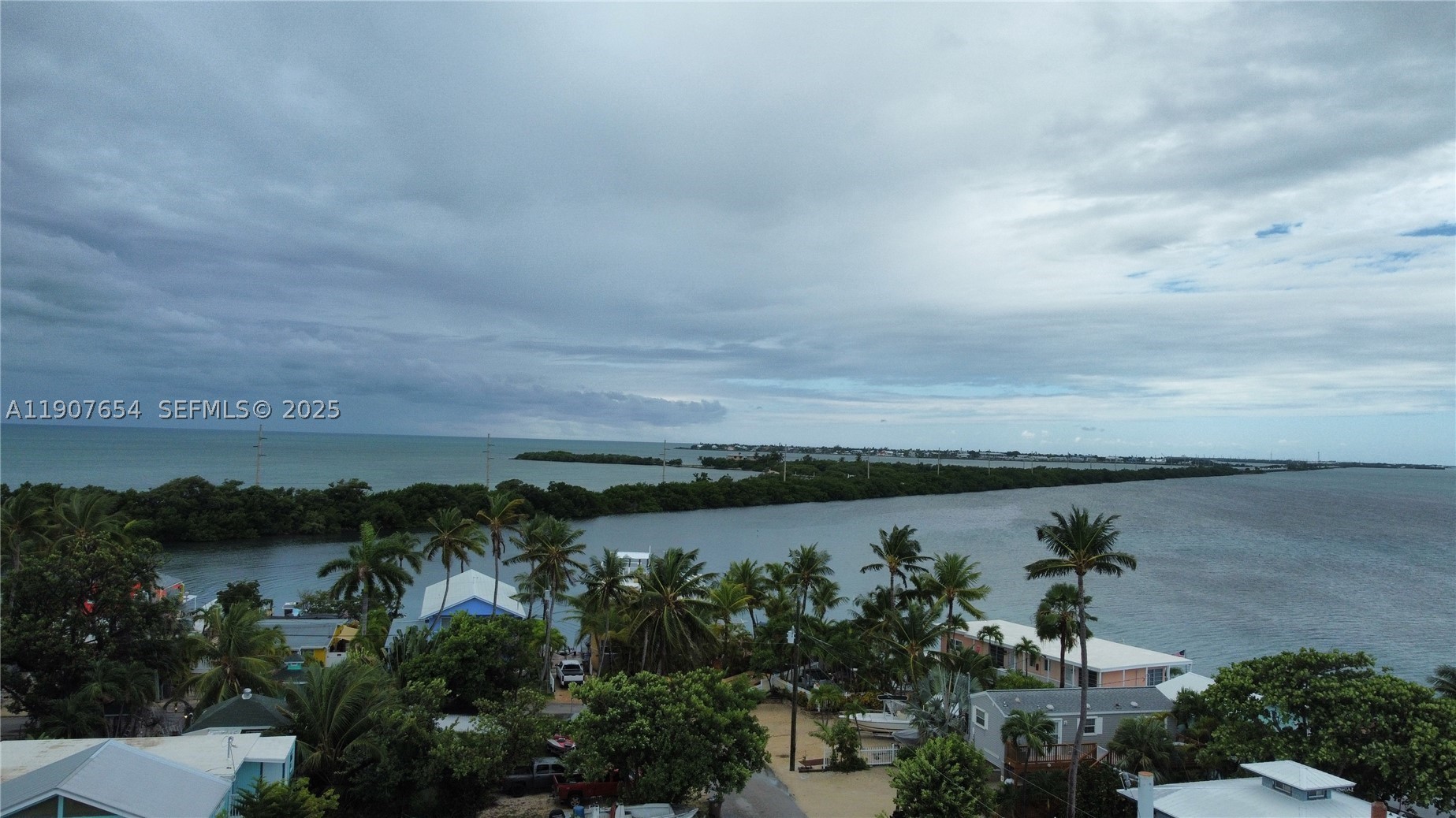 CONCH KEY - Land