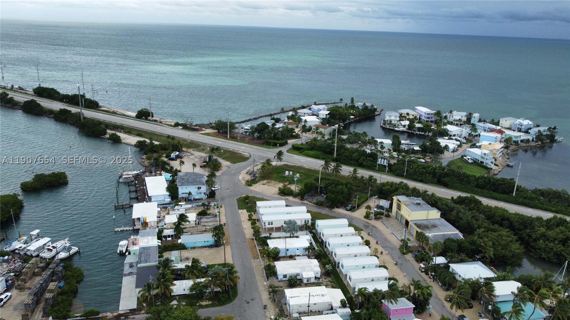 CONCH KEY - Land