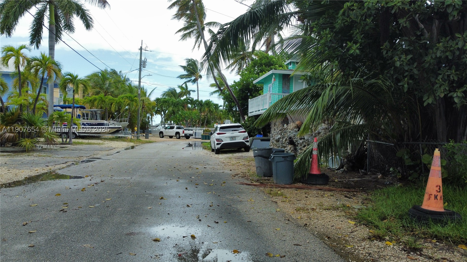 CONCH KEY - Land