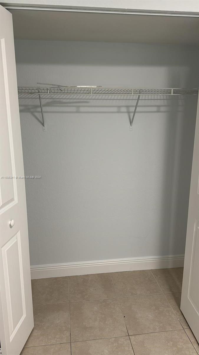 VISTA TRACE 7 CONDO - Residential Lease