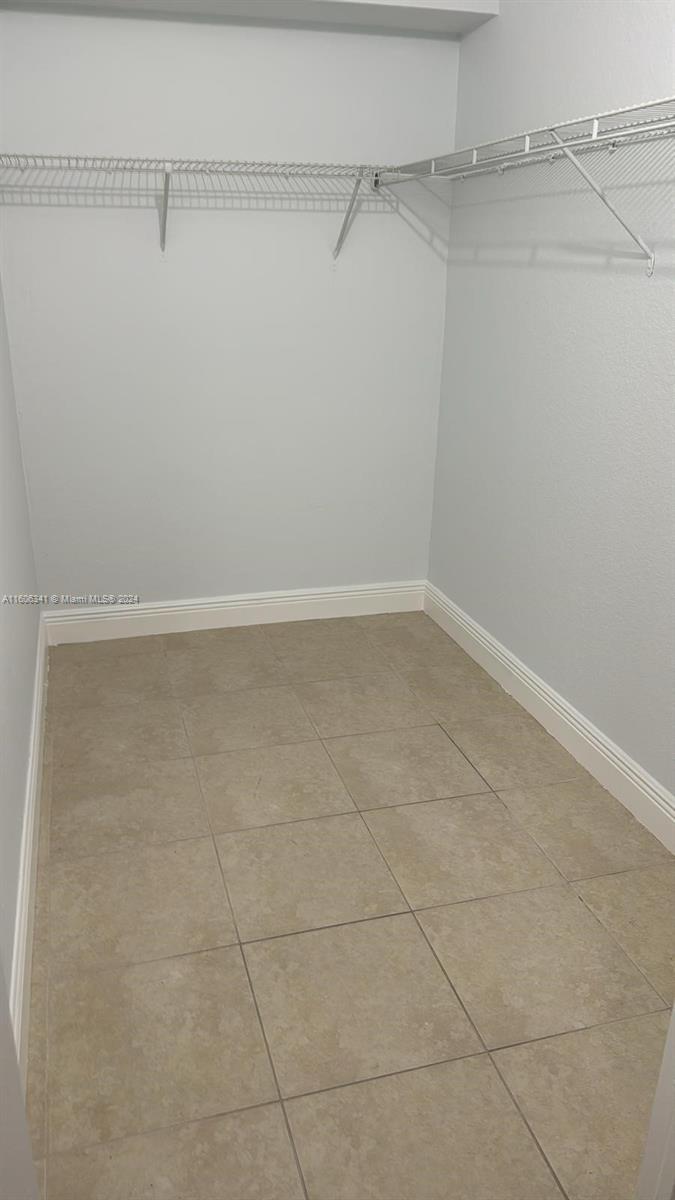 VISTA TRACE 7 CONDO - Residential Lease