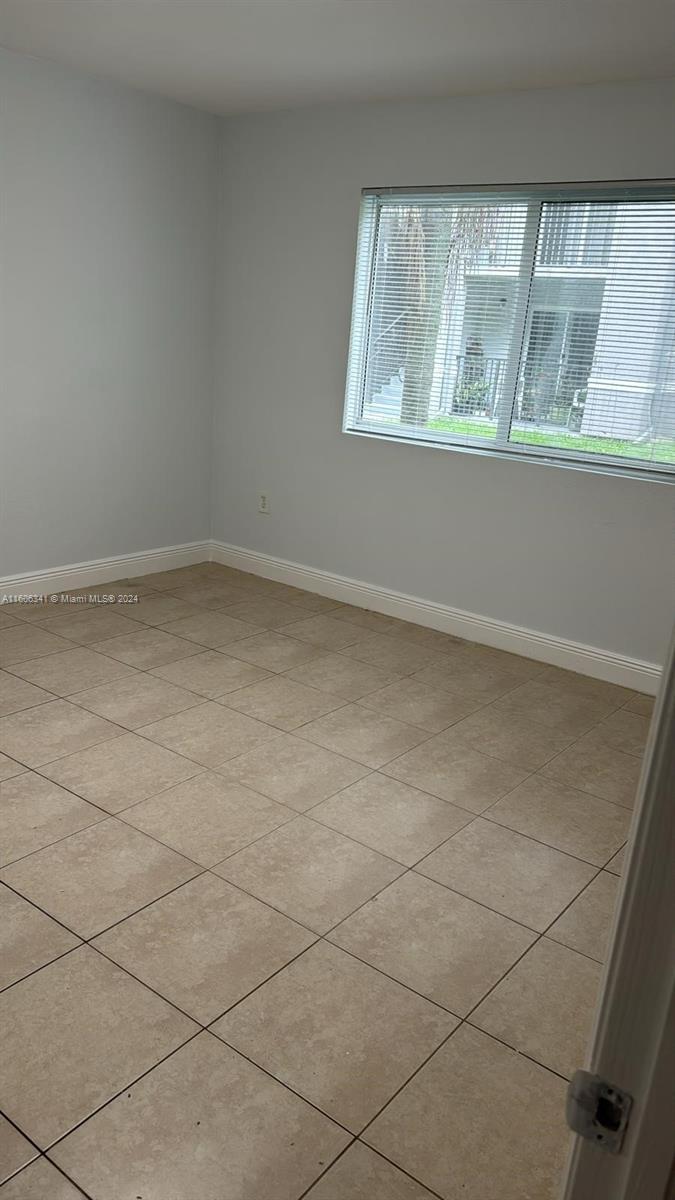 VISTA TRACE 7 CONDO - Residential Lease