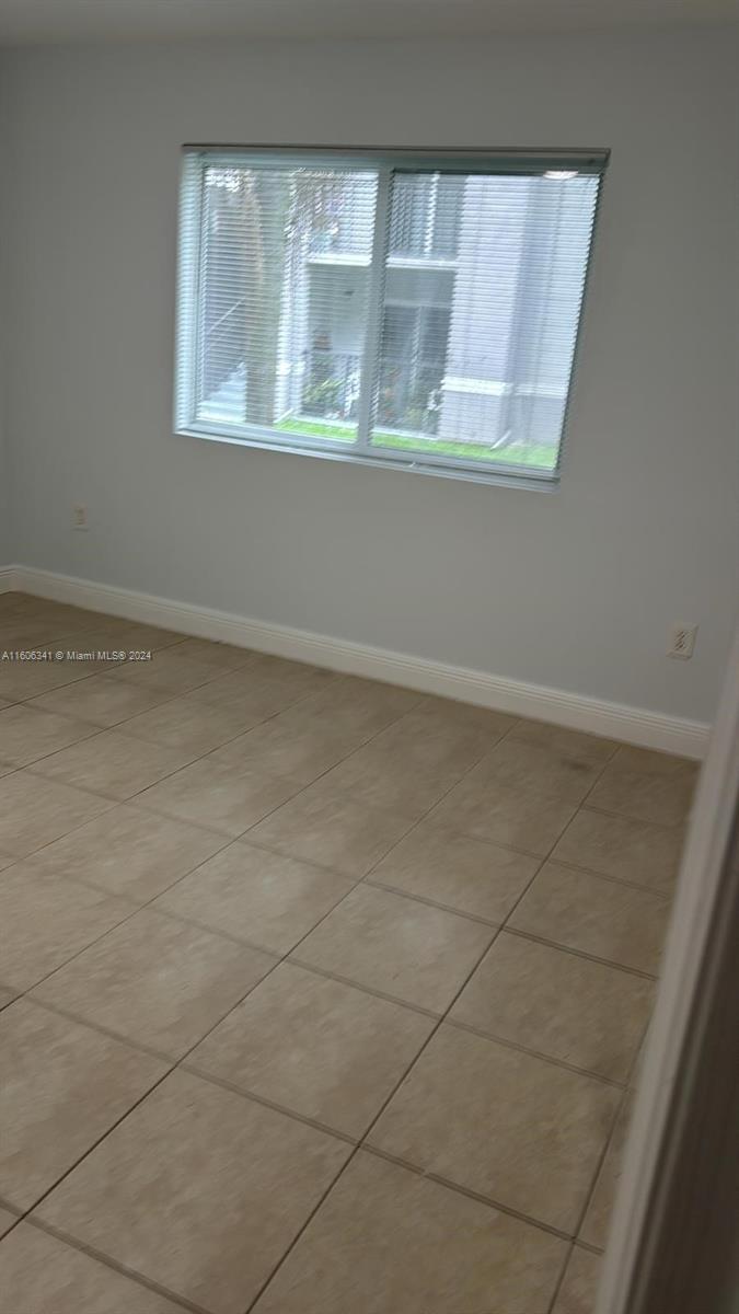 VISTA TRACE 7 CONDO - Residential Lease