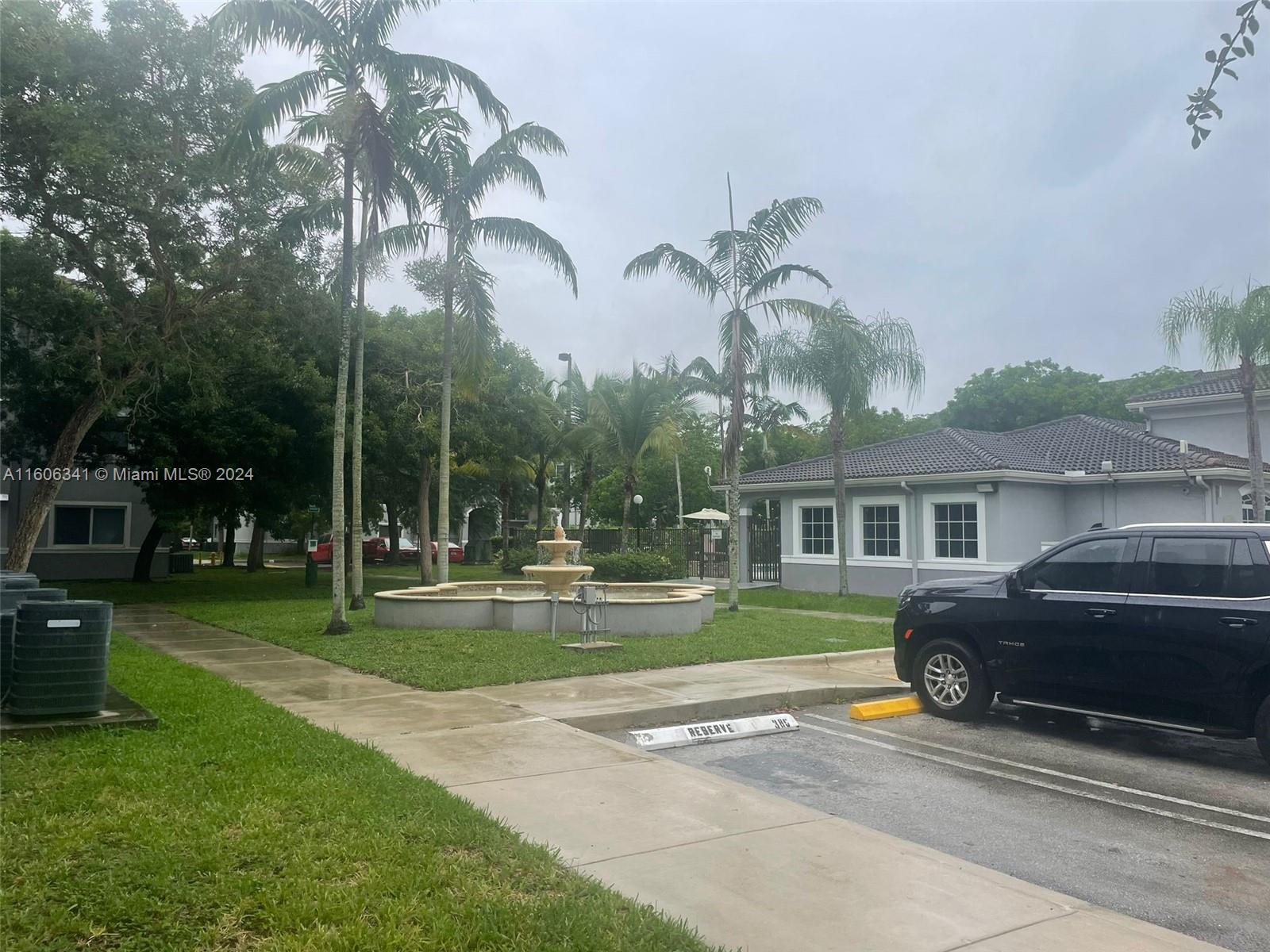 VISTA TRACE 7 CONDO - Residential Lease