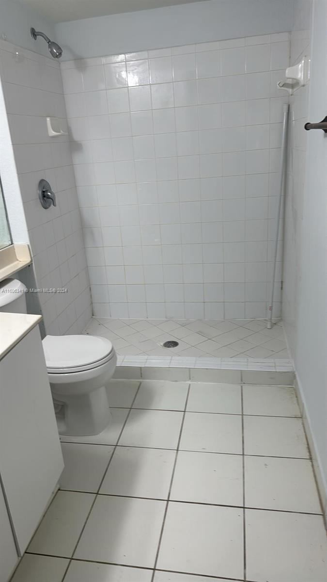 VISTA TRACE 7 CONDO - Residential Lease