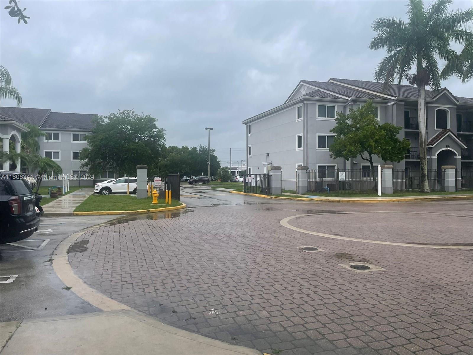 VISTA TRACE 7 CONDO - Residential Lease