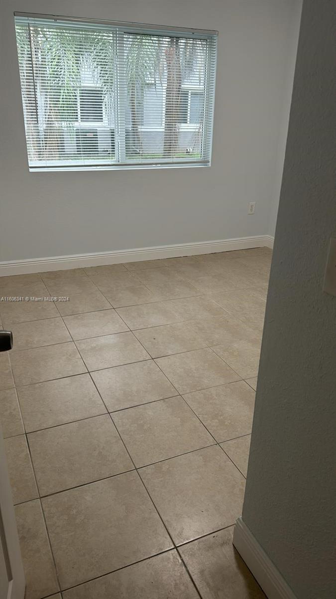 VISTA TRACE 7 CONDO - Residential Lease
