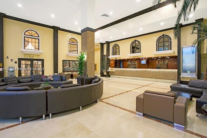 THE AVENTURA BEACH CLUB C - Residential