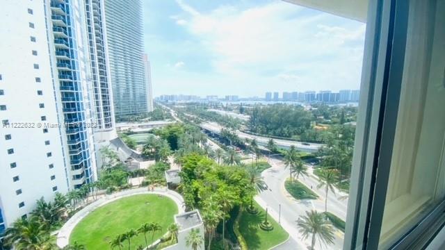 THE AVENTURA BEACH CLUB C - Residential