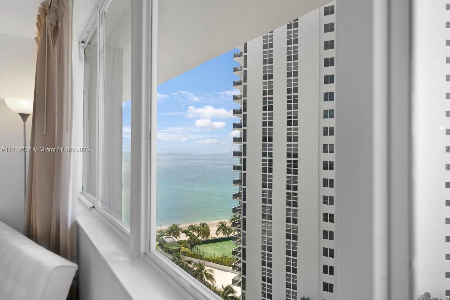 THE AVENTURA BEACH CLUB C - Residential
