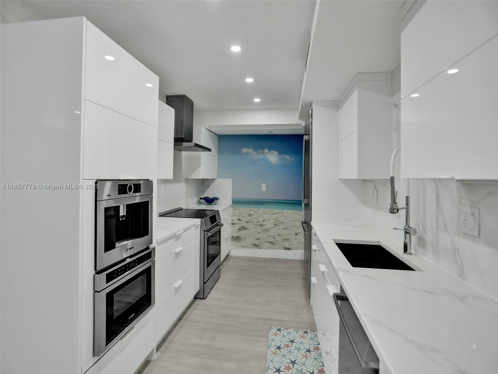 HILLSBORO OCEAN CLUB COND - Residential