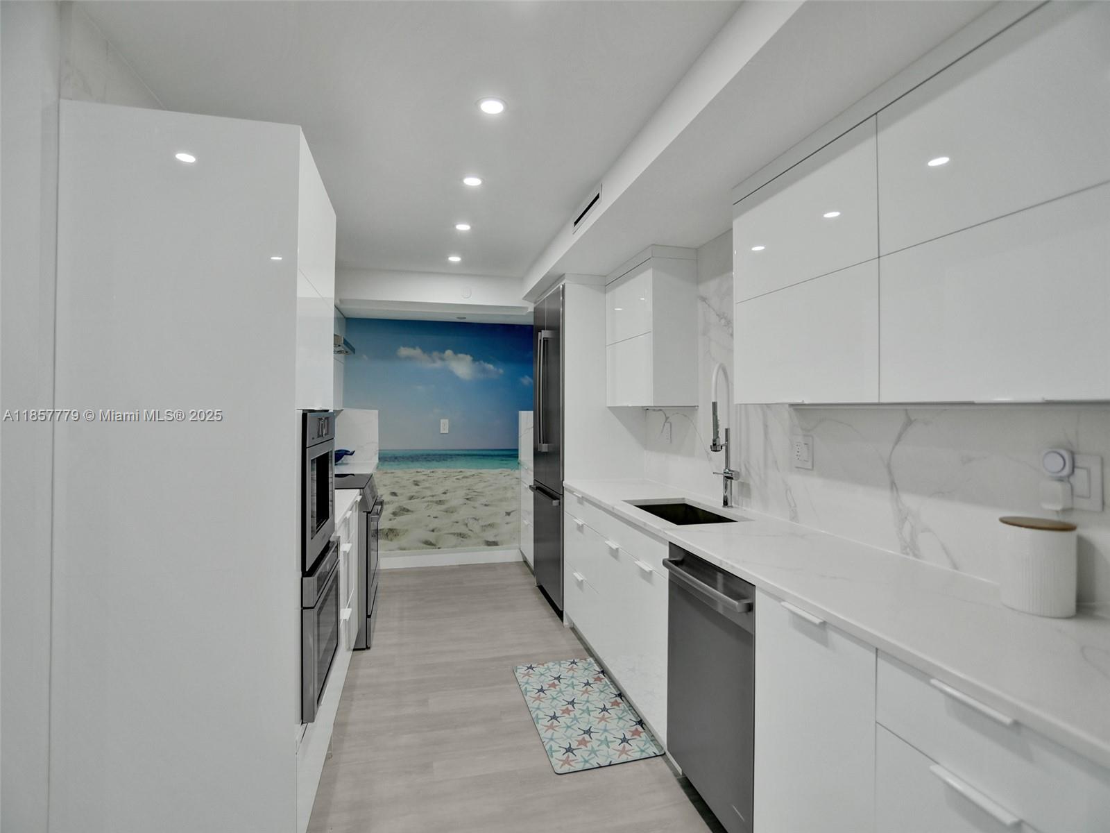 HILLSBORO OCEAN CLUB COND - Residential